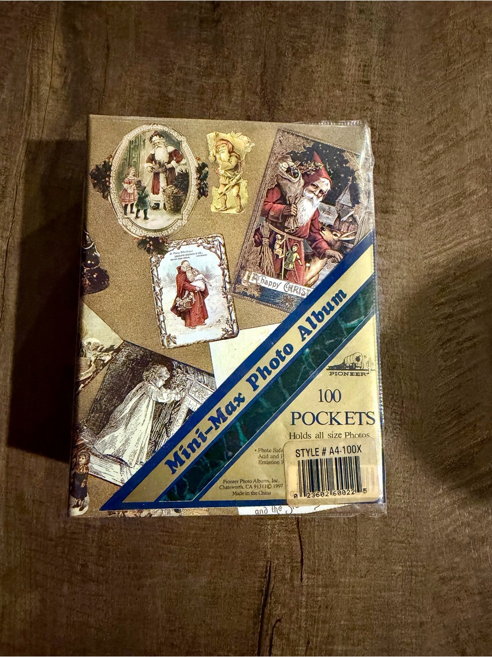 Vintage 1997 Pioneer Christmas Santa Photo Album 100 pockets